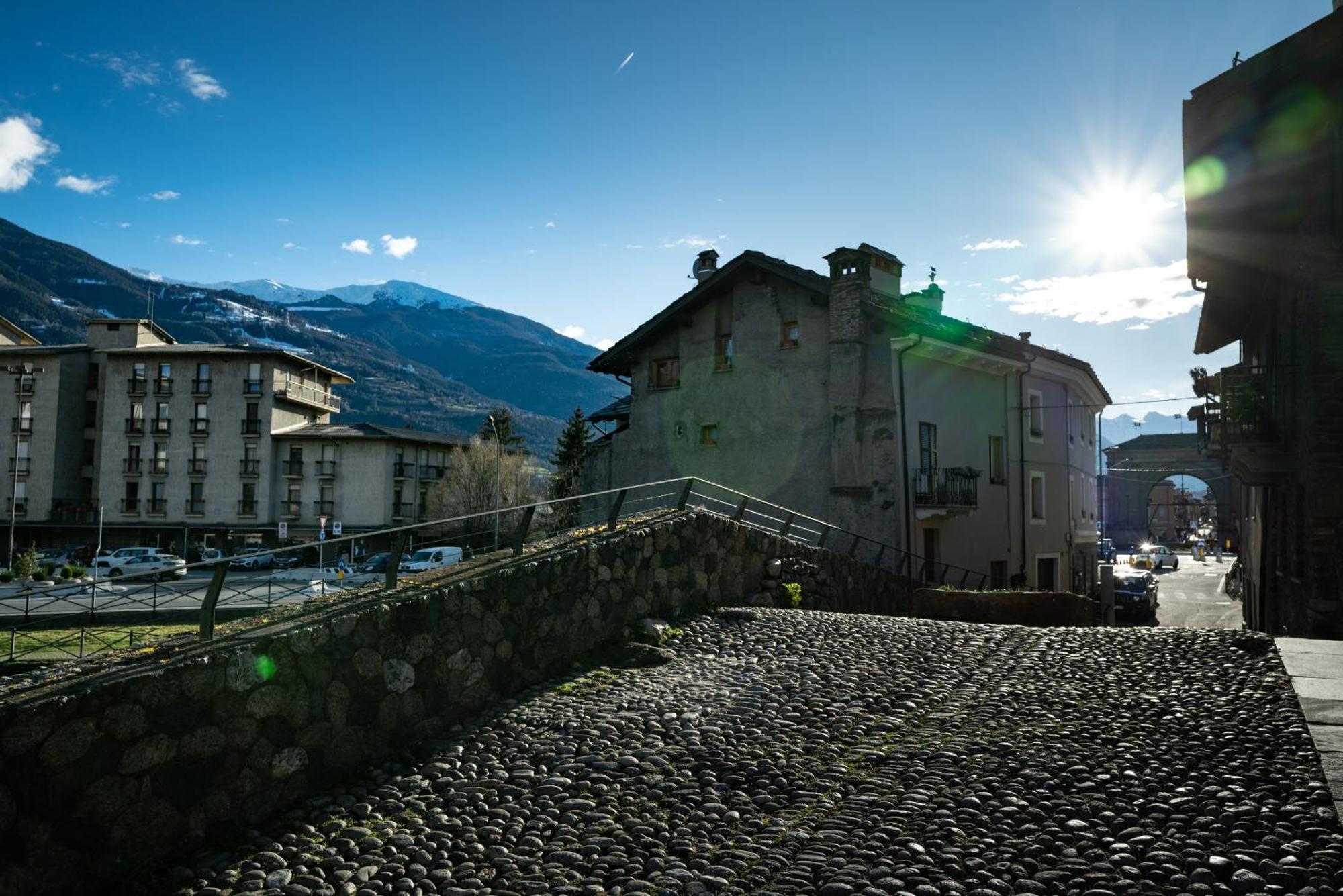 Alpine Apartment Aosta Ngoại thất bức ảnh