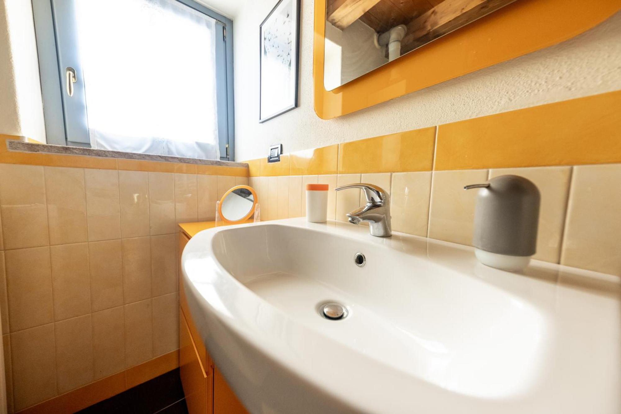 Alpine Apartment Aosta Ngoại thất bức ảnh